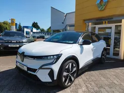 Weiss 369 + schwarz gne Gebraucht 2022 Renault Mégane Techno Limousine | 29.990 € (Teuer)