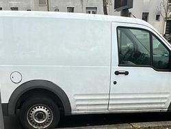 Weiß Gebraucht 2009 Ford Tourneo Connect Van / Kleinbus | 3.000 € (Teuer)