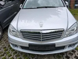 Silber Gebraucht 2008 Mercedes C220 Limousine | 7.800 €