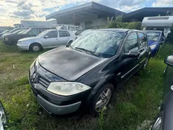 Schwarz Gebraucht 2005 Renault Mégane II Kleinwagen | 1.550 € (Fairer Preis)