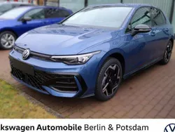 Blau Neu 2024 VW Golf VIII R-line Limousine | 47.914 €