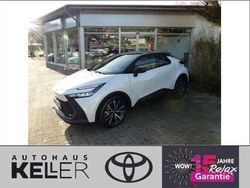 Platinumweiss perleffekt/schwarz Gebraucht 2024 Toyota C-HR Team SUV | 33.960 € (Fairer Preis)