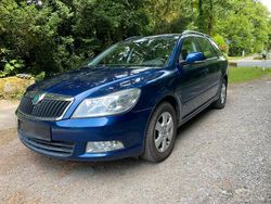 Blau Gebraucht 2011 Skoda Octavia Kombi | 3.600 € (Superpreis)