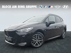 Black sapphire metallic Gebraucht 2025 BMW 218 Active Tourer M Sport Van / Kleinbus | 39.990 € (Etwas zu teuer)
