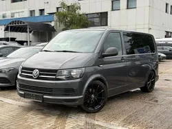 Grau Gebraucht 2017 VW T6 Trendline Van | 37.500 €