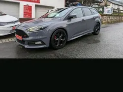 Grau Gebraucht 2015 Ford Focus ST Kombi | 13.000 € (Teuer)