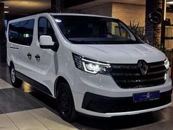 Gletscherweiss Gebraucht 2023 Renault Trafic Life Van / Kleinbus | 24.900 € (Fairer Preis)