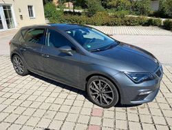 Grau Gebraucht 2018 Seat Leon FR Kleinwagen | 15.000 € (Etwas zu teuer)