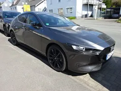 Grau Neu 2025 Mazda 3 Homura-Line Limousine | 27.790 € (Fairer Preis)