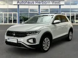 Weiss Gebraucht 2024 VW T-Roc Life SUV | 27.450 € (Superpreis)