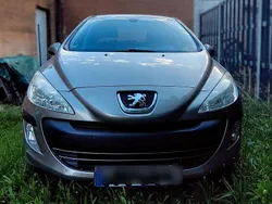 Silber Gebraucht 2010 Peugeot 308 Tendance Limousine | 1.900 € (Superpreis)