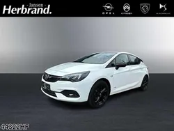 Schneeweiss/summitwhite/arctic Gebraucht 2022 Opel Astra Design & Tech Limousine | 15.990 € (Guter Preis)