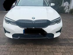 Weiß Gebraucht 2020 BMW 320 Limousine | 25.500 €
