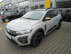 Grau Gebraucht 2024 Dacia Sandero Extreme Kleinwagen | 21.170 € (Fairer Preis)
