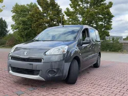 Schwarz Gebraucht 2013 Peugeot Partner Tepee Active Van / Kleinbus | 2.950 €