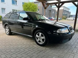 Schwarz Gebraucht 2003 Skoda Octavia Kombi | 1.850 € (Etwas zu teuer)