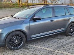 Grau Gebraucht 2017 Skoda Octavia Kombi | 13.299 € (Fairer Preis)