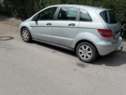Silber Gebraucht 2005 Mercedes B170 Van / Kleinbus | 2.600 € (Fairer Preis)