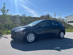 Schwarz Gebraucht 2015 Ford Focus Limousine | 8.599 € (Guter Preis)