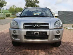 Silber Gebraucht 2009 Hyundai Tucson GLS SUV | 2.950 € (Guter Preis)