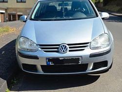 Grau Gebraucht 2004 VW Golf V Limousine | 3.500 € (Fairer Preis)