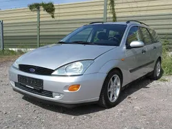 Silber Gebraucht 2000 Ford Focus Ghia Kombi | 1.500 € (Fairer Preis)