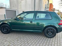 Grün Gebraucht 2002 VW Golf IV Kleinwagen | 1.000 € (Superpreis)