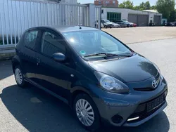 Grau Gebraucht 2012 Toyota Aygo Cool Kleinwagen | 4.890 € (Fairer Preis)