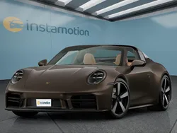 Braun Neu 2025 Porsche 911 Targa 4S Cabrio | 236.899 €