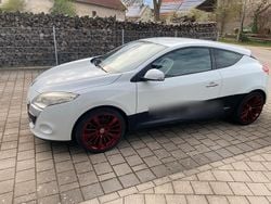 Weiß Gebraucht 2010 Renault Mégane Coupé Coupé | 4.300 €