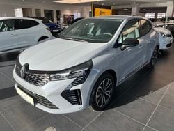 Grau Gebraucht 2025 Renault Clio V Techno Limousine | 23.380 € (Teuer)