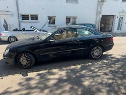 Schwarz Gebraucht 2006 Mercedes CLK350 Coupé | 6.299 €
