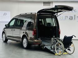 Braun Gebraucht 2016 VW Caddy Maxi Highline Van / Kleinbus | 35.950 €