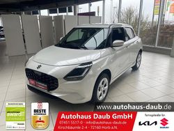 Pure white pearl metallic Gebraucht 2025 Suzuki Swift Comfort | 19.990 €