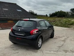 Schwarz Gebraucht 2014 Peugeot 208 Active Kleinwagen | 5.300 € (Guter Preis)