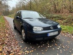 Blau Gebraucht 2001 VW Golf IV Limousine | 1.300 € (Guter Preis)