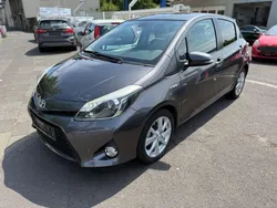 Grau Gebraucht 2012 Toyota Yaris Hybrid Club Kleinwagen | 9.390 € (Fairer Preis)