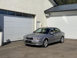 Silber Gebraucht 2002 Jaguar X-type Executive Limousine | 12.900 €