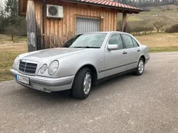 Silber Gebraucht 1996 Mercedes E280 Limousine | 10.800 € (Teuer)