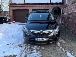 Schwarz Gebraucht 2014 Opel Zafira Tourer Edition Van / Kleinbus | 8.000 € (Fairer Preis)