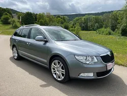 Silber Gebraucht 2011 Skoda Superb Elegance Kombi | 6.700 € (Fairer Preis)