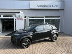 Schwarz Neu 2024 Toyota Yaris Cross Team SUV | 31.544 € (Fairer Preis)