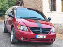 Rot Gebraucht 2005 Dodge Grand Caravan Van / Kleinbus | 8.400 €