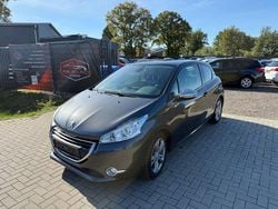 Grau Gebraucht 2013 Peugeot 208 Allure Kleinwagen | 5.590 € (Fairer Preis)