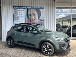Safari grün Neu 2025 Dacia Sandero Expression Kleinwagen | 20.980 € (Fairer Preis)