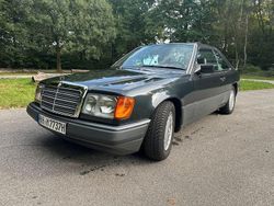 Schwarz Gebraucht 1993 Mercedes E220 Coupé | 8.400 €