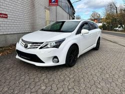 Super (pure) white ii Gebraucht 2013 Toyota Avensis Life Kombi | 7.999 € (Fairer Preis)