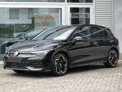 Deep black perleffekt Neu 2025 VW Golf VIII R-line Limousine | 32.990 € (Etwas zu teuer)