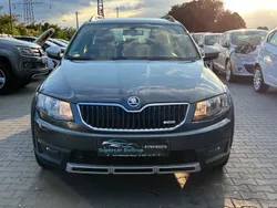 Grau Gebraucht 2015 Skoda Octavia Scout 4x4 Kombi | 11.999 € (Fairer Preis)