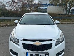 Weiß Gebraucht 2011 Chevrolet Cruze Limousine | 3.300 € (Fairer Preis)